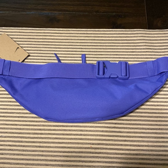Nike Waist Bag - Picture 3 of 3